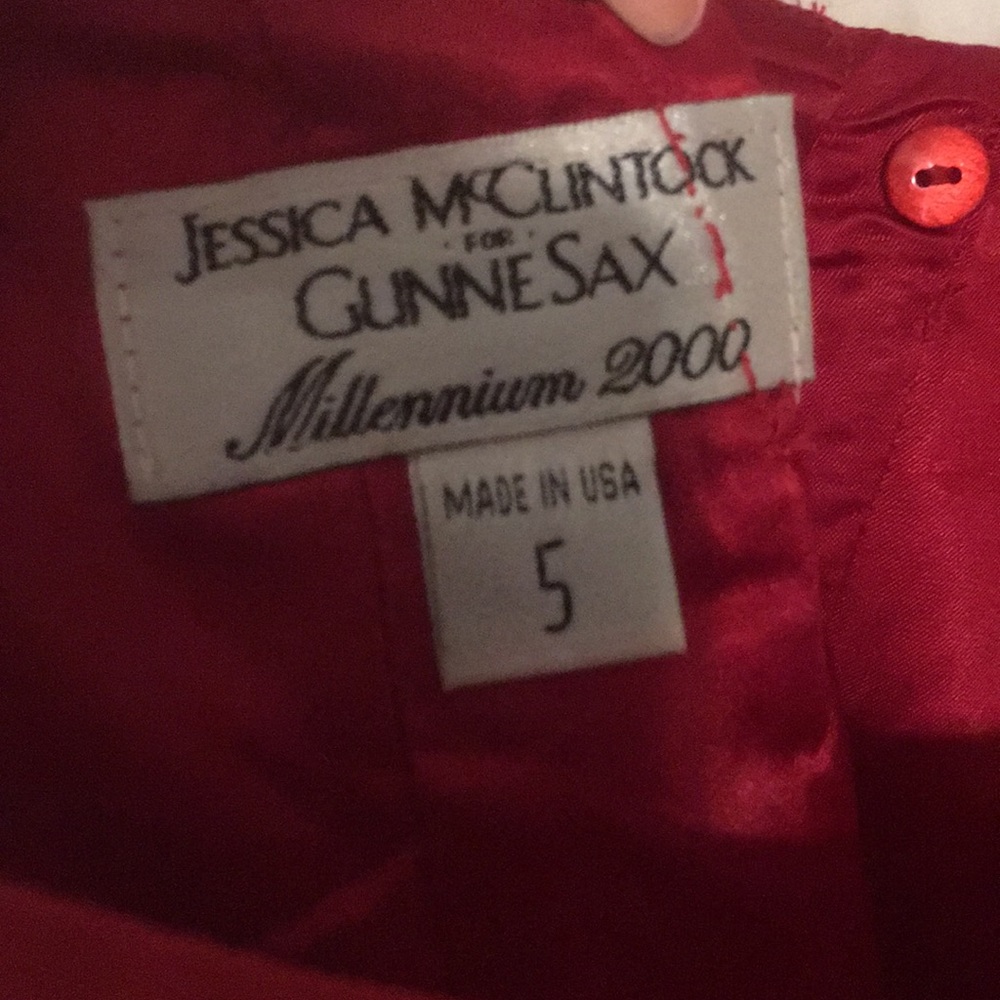 Nice red formal dress - Picture 4 of 4